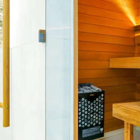 2 With Sauna And Terrace تالين