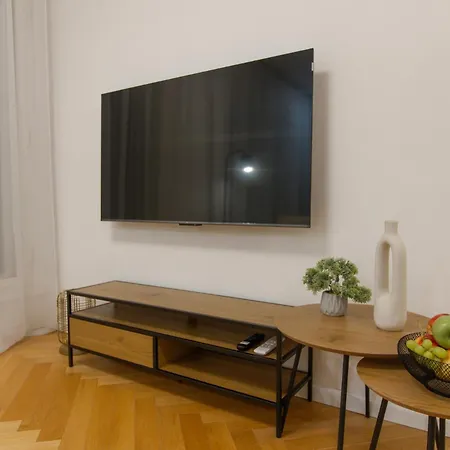 2 With Sauna And Terrace شقة